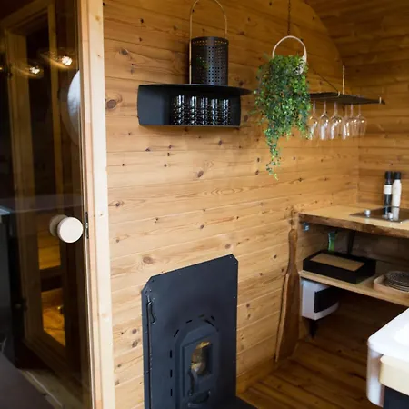 Stiilne Tuulikumajutus Saunaga *