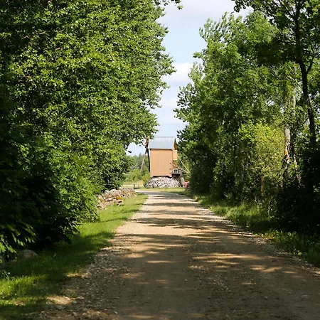 Stiilne Tuulikumajutus Saunaga *