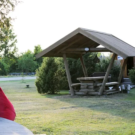 Stiilne Tuulikumajutus Saunaga *