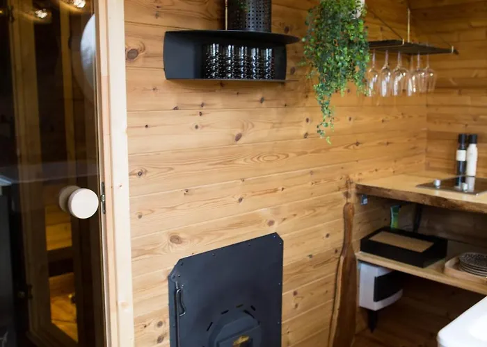 Stiilne Tuulikumajutus Saunaga *